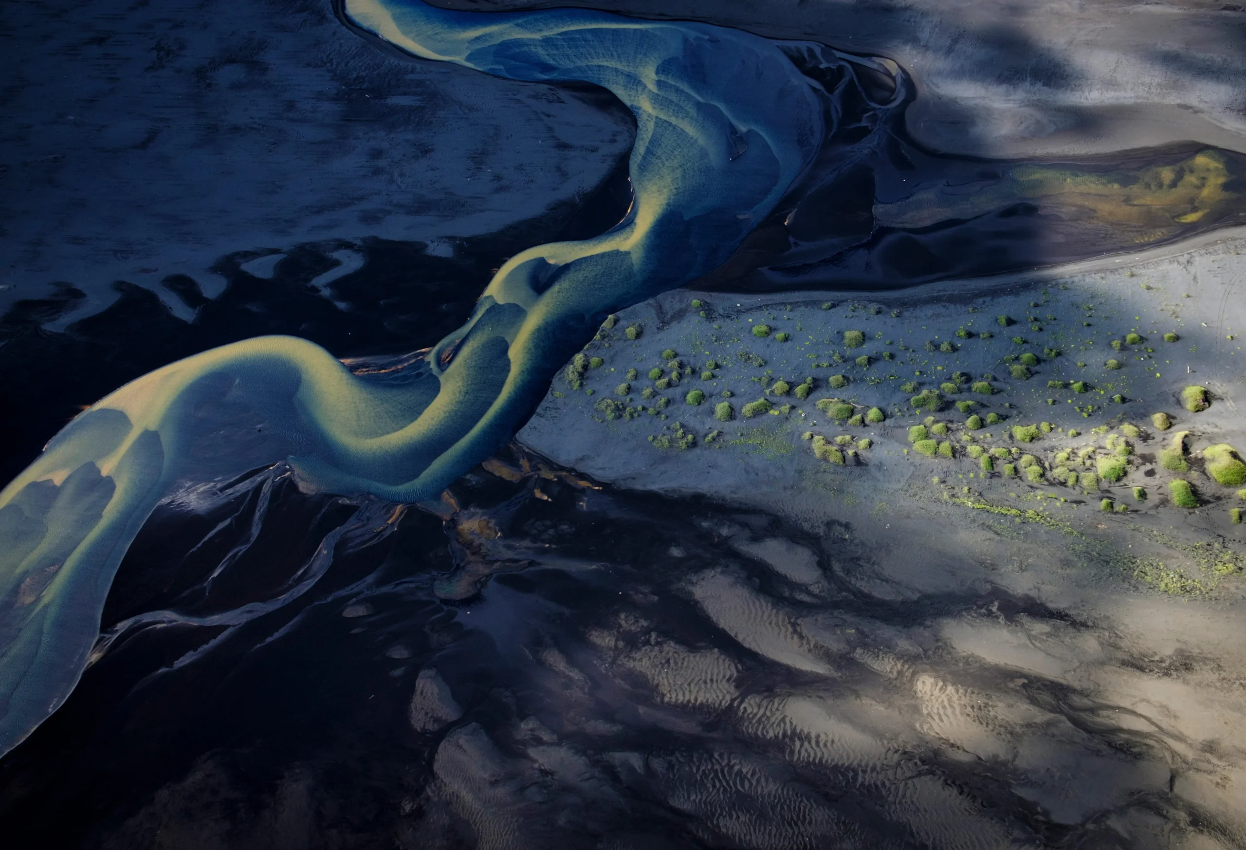 abstract-iceland-2024-12-06-10-01-35-utc